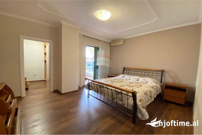Shtepi me qera 2+1 ne Tirane - 1,200 Euro
