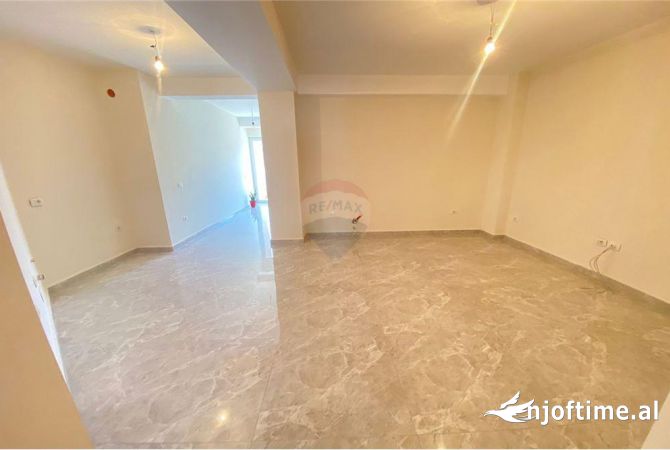 Ambient biznesi me qera 3+1 ne Tirane - 700 Euro