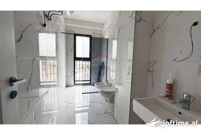 Shtepi me qera Apartament ne Tirane, 2+1, Mobilimi Bosh, pa mobiluar, Pagesa 600  Euro.