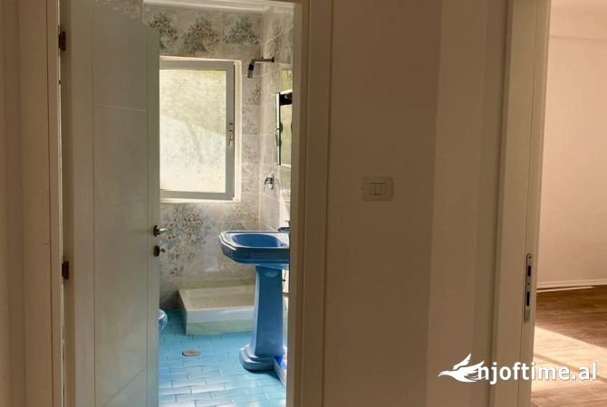 Ambient zyrash me qira te Rruga e Elbasanit! 