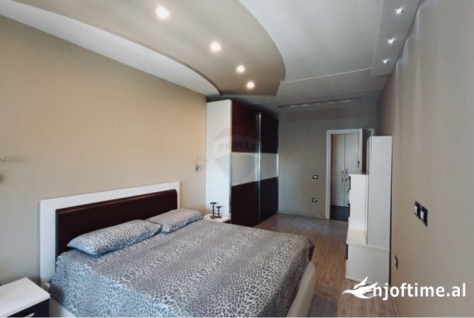 Shtepi me qera Apartament ne Tirane, 2+1, Mobilimi E mobiluar, Pagesa 550  Euro.