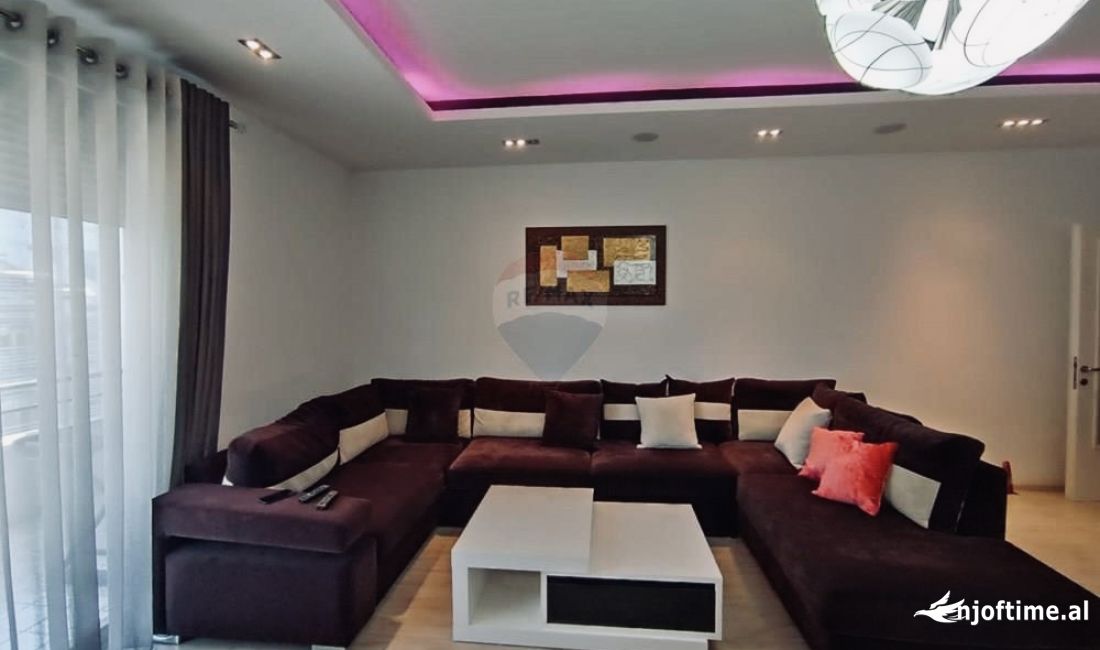 Shtepi me qera Apartament ne Tirane, 2+1, Mobilimi E mobiluar, Pagesa 550  Euro.