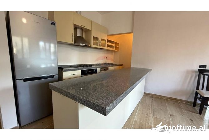 Shtepi me qera 2+1 ne Tirane - 450 Euro