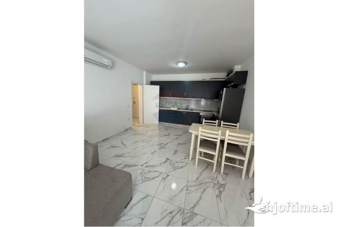 Shtepi me qera 2+1 ne Tirane - 550 Euro
