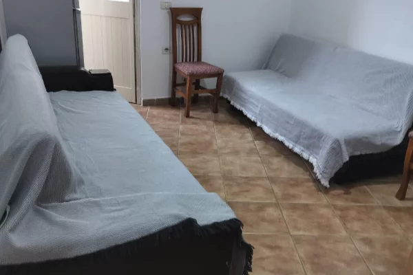 Shtepi me qera Apartament ne Tirane, 1+1, Mobilimi E mobiluar, Pagesa 330  Euro.