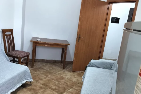 Shtepi me qera Apartament ne Tirane, 1+1, Mobilimi E mobiluar, Pagesa 330  Euro.
