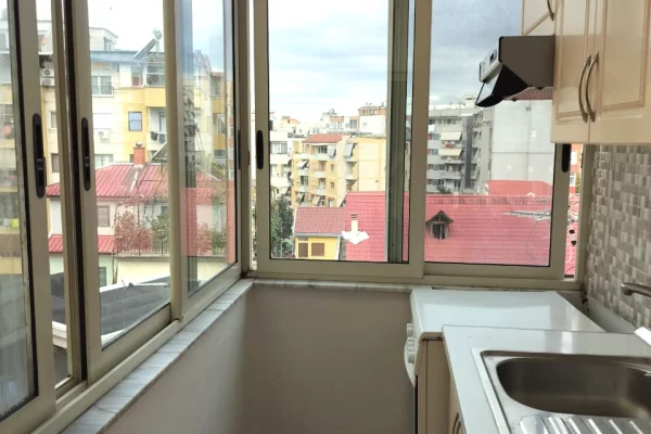 Shtepi me qera 1+1 ne Tirane - 330 Euro