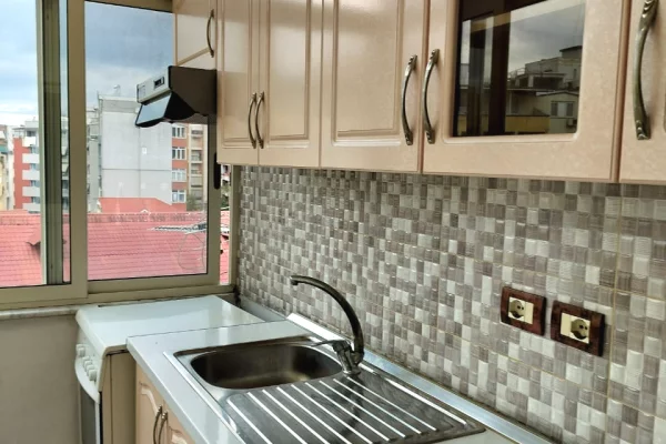 Shtepi me qera 1+1 ne Tirane - 330 Euro