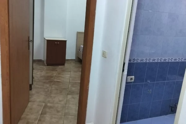 Shtepi me qera Apartament ne Tirane, 1+1, Mobilimi E mobiluar, Pagesa 330  Euro.