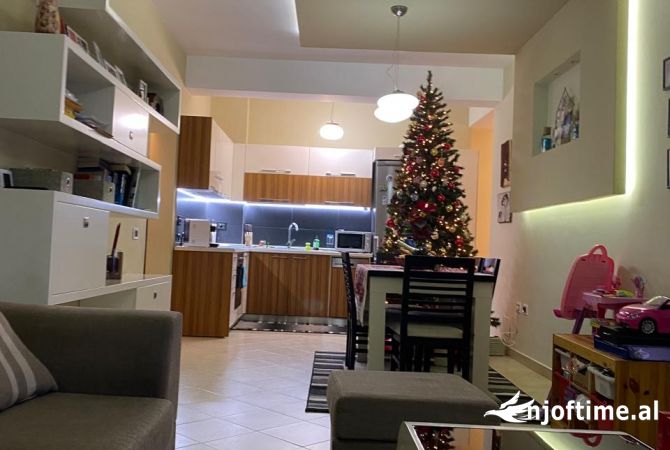 Shtepi me qera 2+1 ne Tirane - 450 Euro
