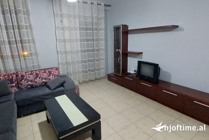 Shtepi me qera 1+1 ne Tirane - 30,000 Leke