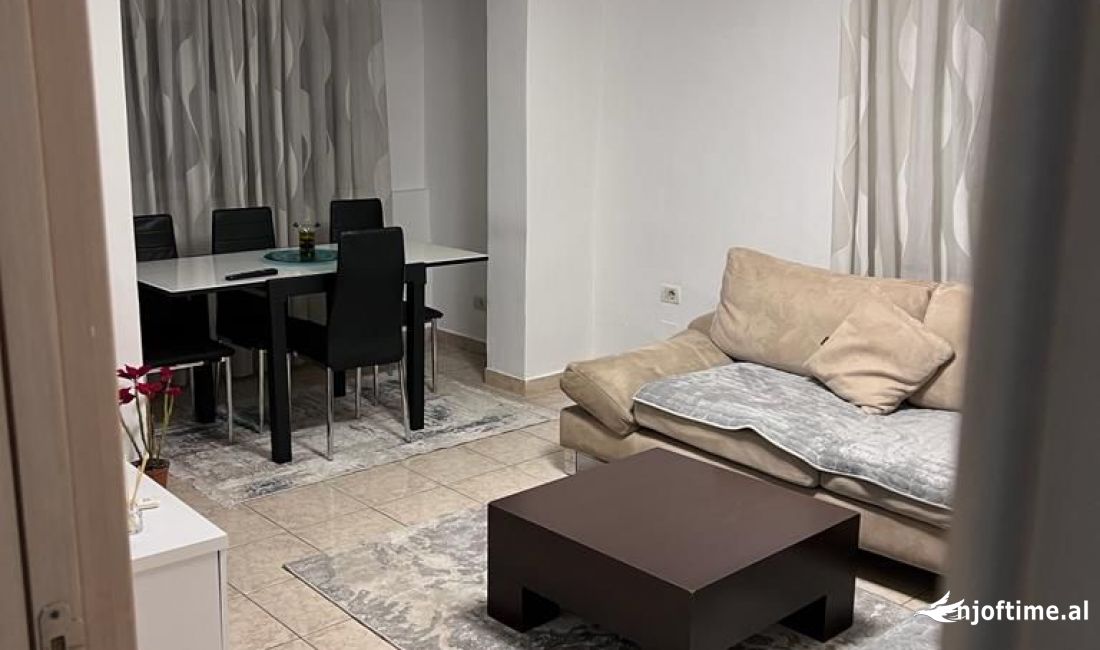Shtepi me qera Apartament ne Tirane, 1+1, Mobilimi E mobiluar, Pagesa 450  Euro.