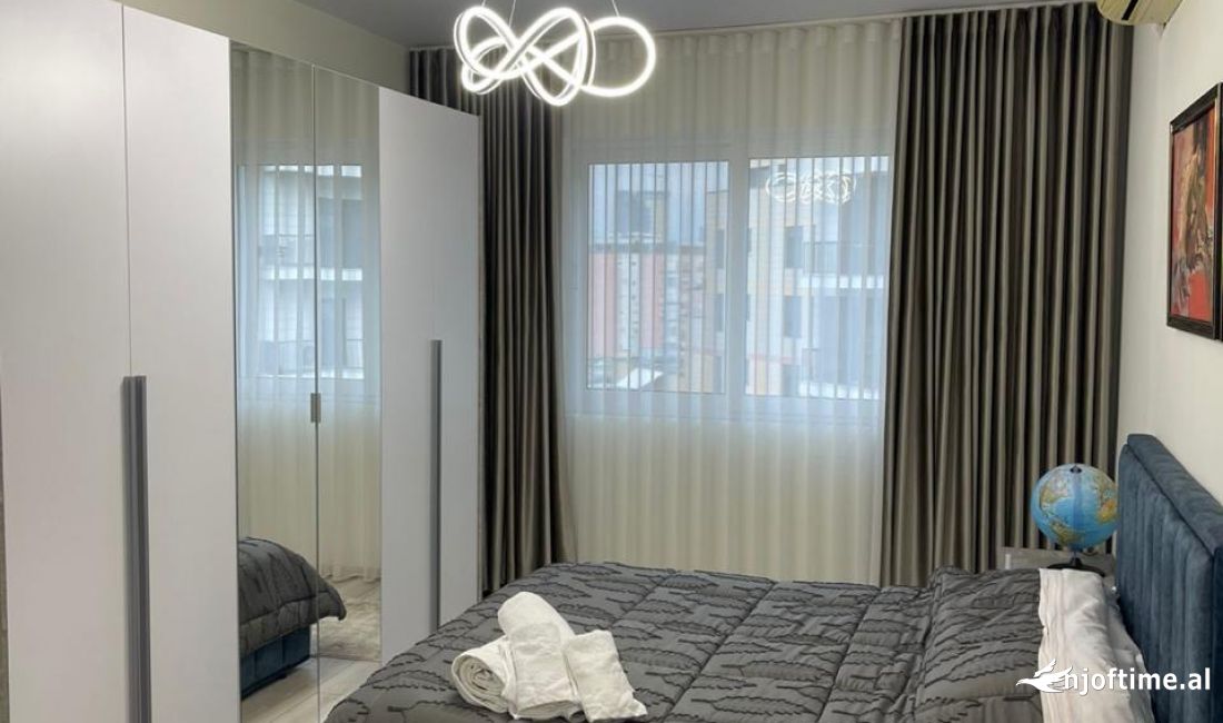 Shtepi me qera Apartament ne Tirane, 1+1, Mobilimi E mobiluar, Pagesa 1,000  Euro.