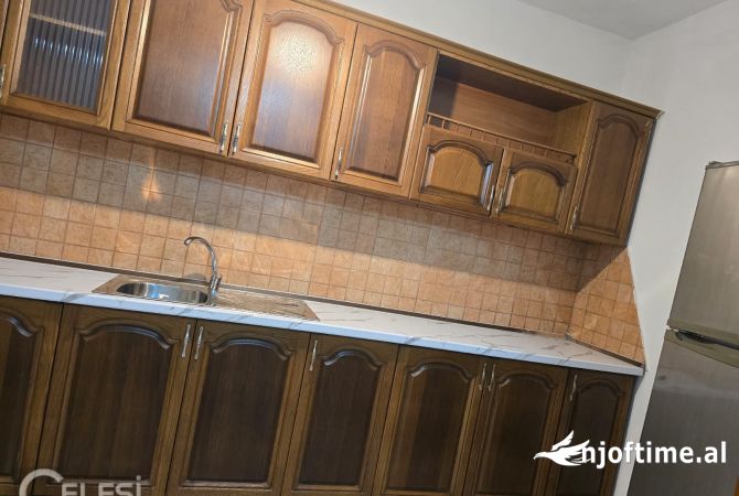 Shtepi me qera 2+1 ne Tirane - 40,000 Leke