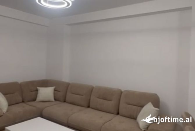 Shtepi me qera 2+1 ne Tirane - 750 Euro