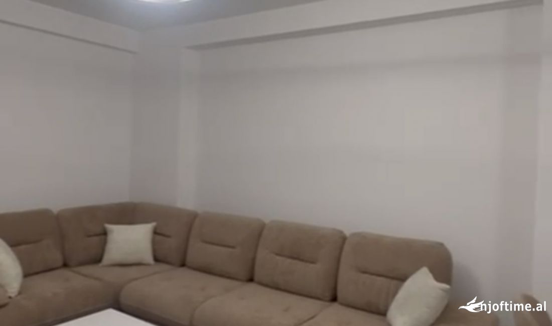 Shtepi me qera Apartament ne Tirane, 2+1, Mobilimi E mobiluar, Pagesa 750  Euro.