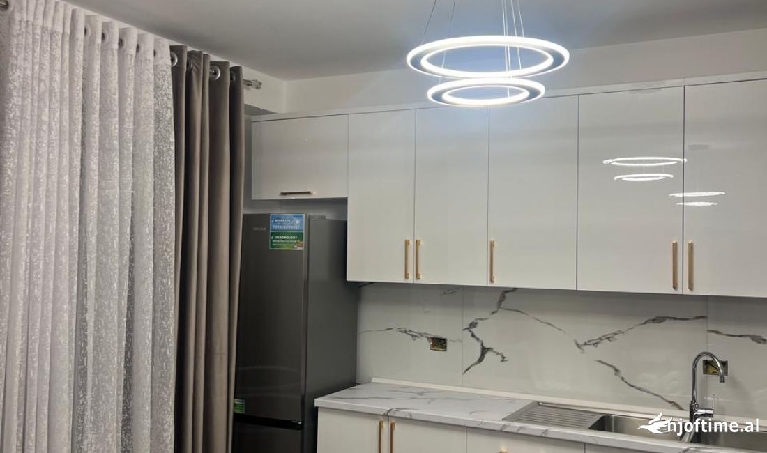 Shtepi me qera Apartament ne Tirane, 2+1, Mobilimi E mobiluar, Pagesa 750  Euro.