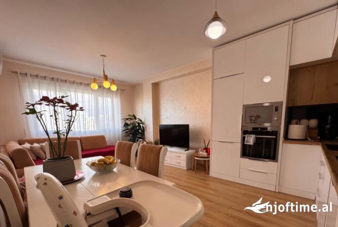 Shtepi me qera 2+1 ne Tirane - 620 Euro