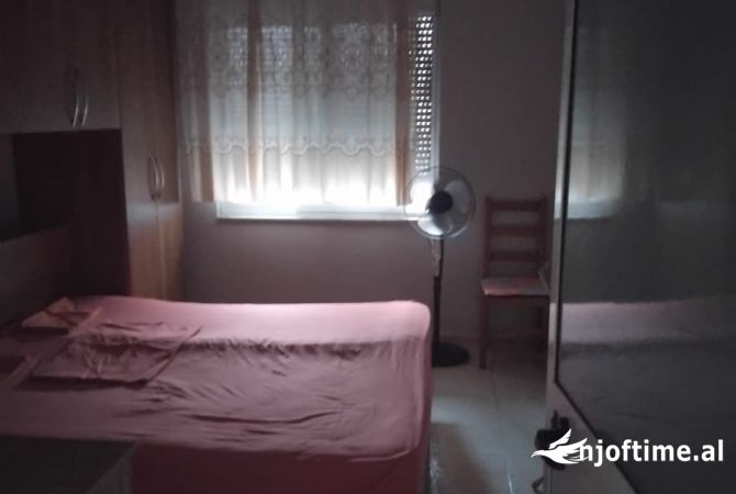 Shtepi me qera 1+1 ne Tirane - 40,000 Leke