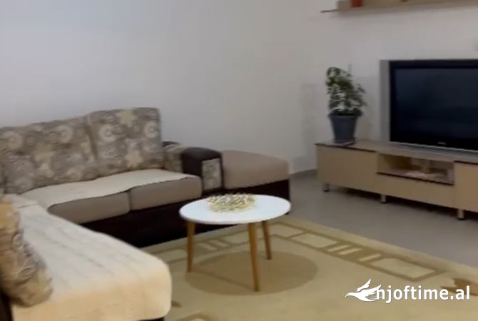 Shtepi me qera 2+1 ne Tirane - 650 Euro
