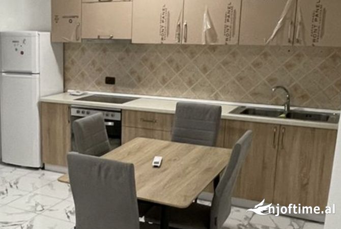 Shtepi me qera 1+1 ne Tirane - 380 Euro