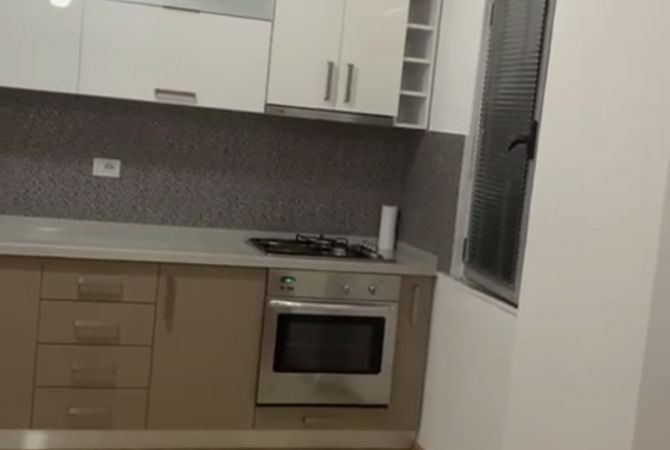Shtepi me qera 2+1 ne Tirane - 40,000 Leke