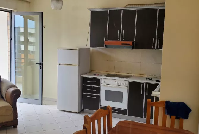 Shtepi me qera 1+1 ne Tirane - 35,000 Leke