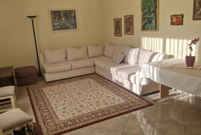 Shtepi me qera 1+1 ne Tirane - 50,000 Leke