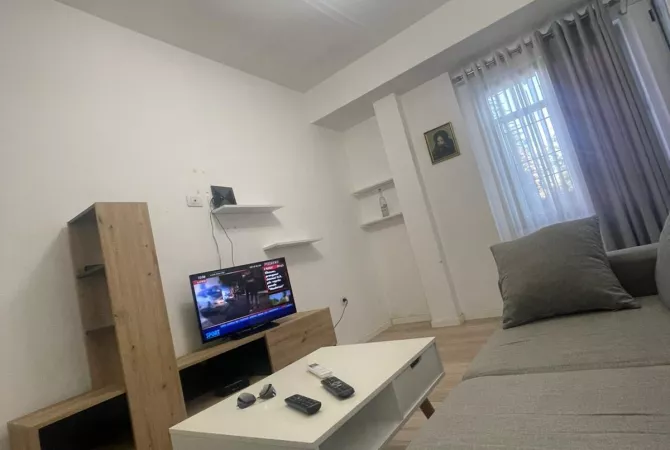 Shtepi me qera 2+1 ne Tirane - 35,000 Leke