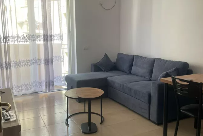 Shtepi me qera 1+1 ne Tirane - 50,000 Leke