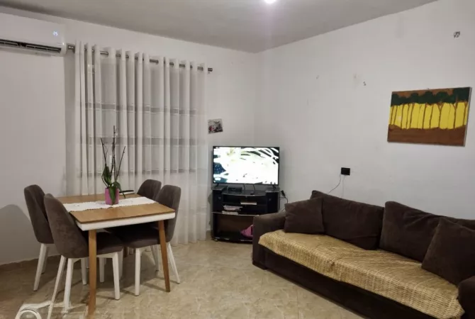 Shtepi me qera 2+1 ne Tirane - 50,000 Leke