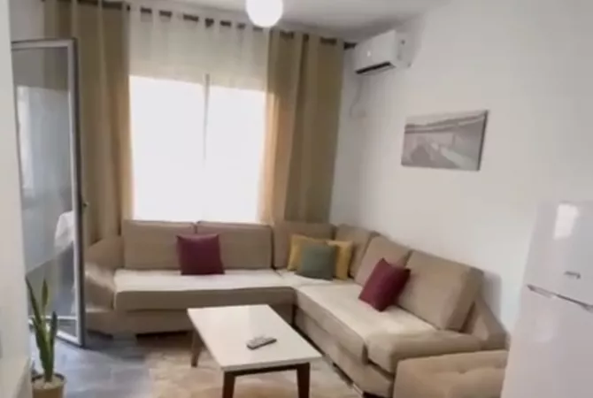Shtepi me qera 2+1 ne Tirane - 54,000 Leke