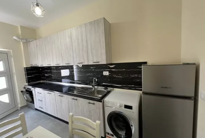 Shtepi me qera 1+1 ne Tirane - 40,000 Leke