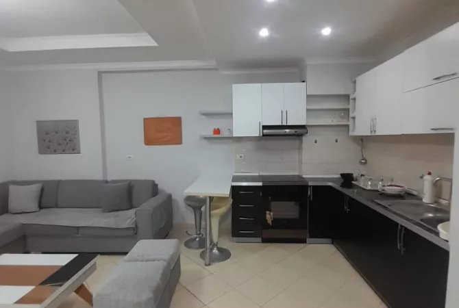 Shtepi me qera 1+1 ne Tirane - 35,000 Leke