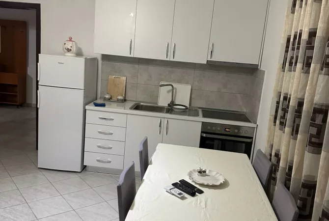 Shtepi me qera 1+1 ne Tirane - 48,000 Leke
