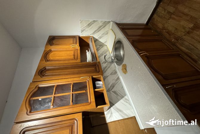 Shtepi me qera 2+1 ne Tirane - 450 Euro
