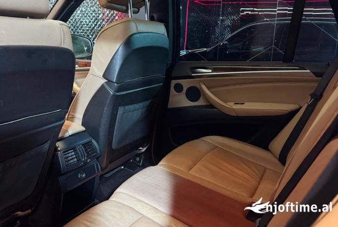 Auto in Vendita  a Tirana - 8,700 Euro