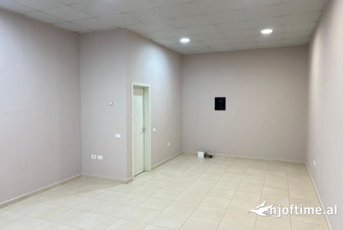 Ambient biznesi me qera 1+1 ne Tirane - 30,000 Leke