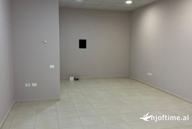 Ambient biznesi me qera 1+1 ne Tirane - 30,000 Leke