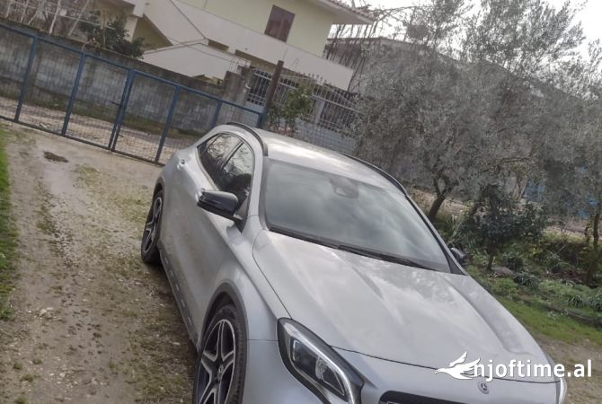 Makina ne shitje  ne Fier - 25,900 Euro