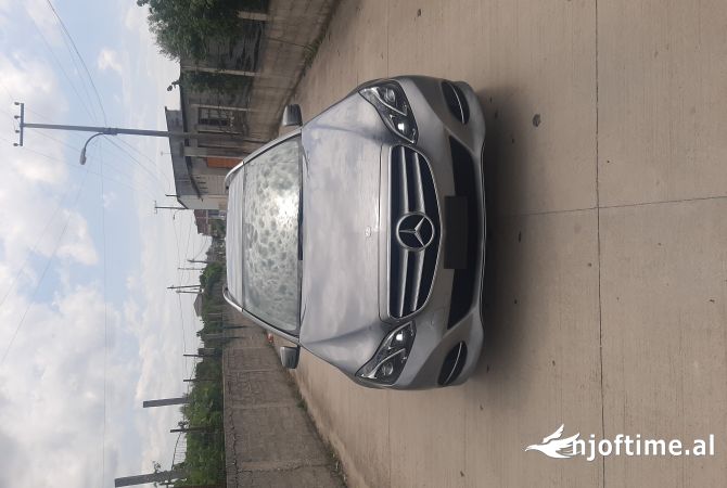 Makina ne shitje  ne Fier - 13,000 Euro