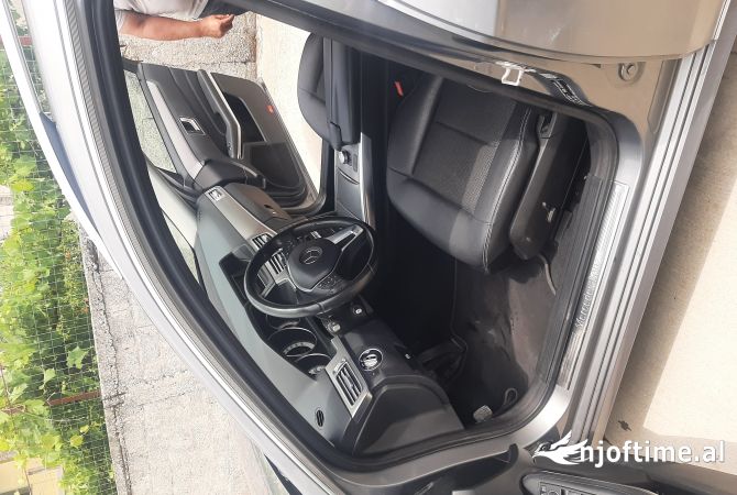 Makina ne shitje ne Fier, Mercedes-Benz, 2015 Diesel,Kambio Automatik Pagesa 13,000  Euro.