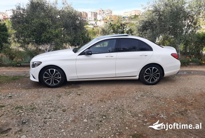Makina ne shitje  ne Fier - 28,500 Euro