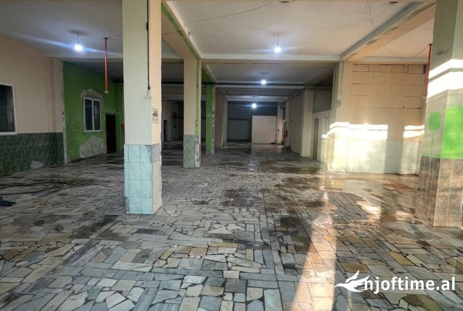 Ambient biznesi me qera 4+1 ne Tirane - 2,500 Euro