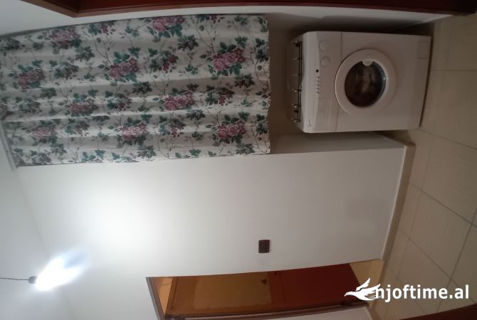 Shtepi me qera Apartament ne Tirane, 2+1, Mobilimi E mobiluar, Pagesa 35,000  Leke.