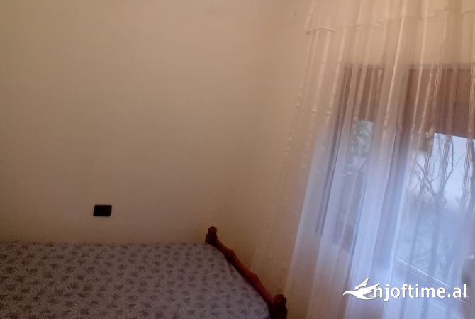 Shtepi me qera Apartament ne Tirane, 2+1, Mobilimi E mobiluar, Pagesa 35,000  Leke.