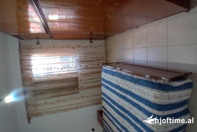 Shtepi me qera 2+1 ne Tirane - 35,000 Leke