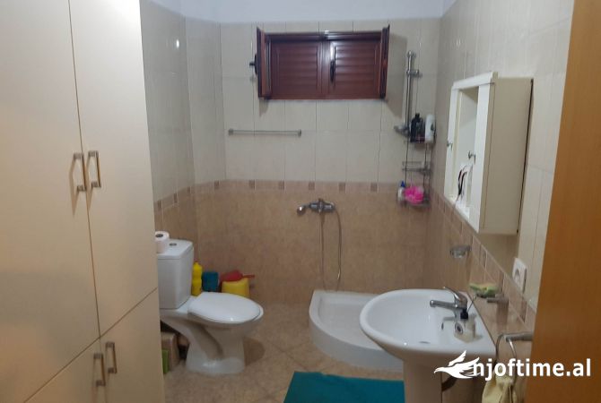 Shtepi me qera 2+1 ne Tirane - 550 Euro