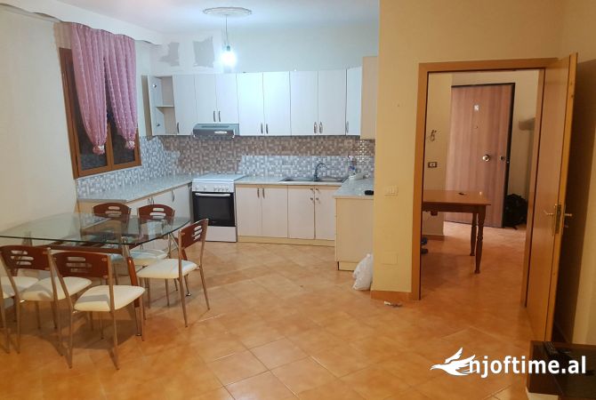 Shtepi me qera 2+1 ne Tirane - 550 Euro