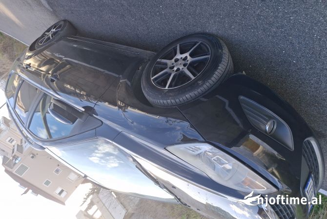 Makina ne shitje  ne Tirane - 250,000 Leke